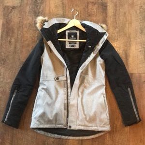 Volcom women’s size small snowboarding jacket